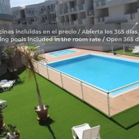 Cosmopolitan Con Piscina, Doble Terraza, Y Wifi Апартаменты Коральео