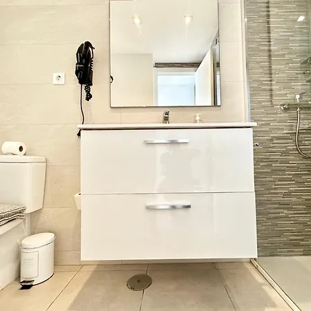 Cosmopolitan Con Piscina, Doble Terraza, Y Wifi Апартаменты Коральео